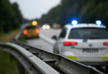 Bil væltede om på taget – og harmonikasammenstød i Middelfart