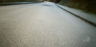 Vejdirektoratet advarer om isglatte veje flere steder onsdag morgen