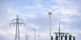 Det blæser – men elprisen stiger: Her er forklaringen