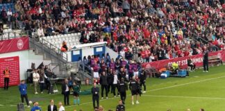 Eriksen er hjemme hos familien og har det godt
